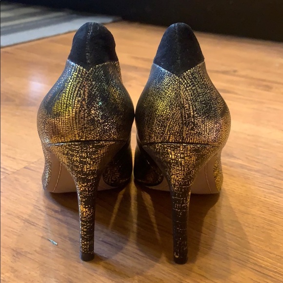 •RARE• Gold leather Sam Edelman stiletto heels - Picture 3 of 5
